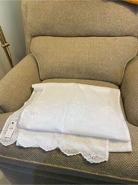 Talbots White Eyelet embroidered Floral pattern Scarf 70”